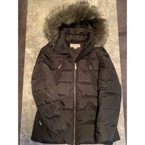Fitted Michael Kors fur hooded jacket. Like new!